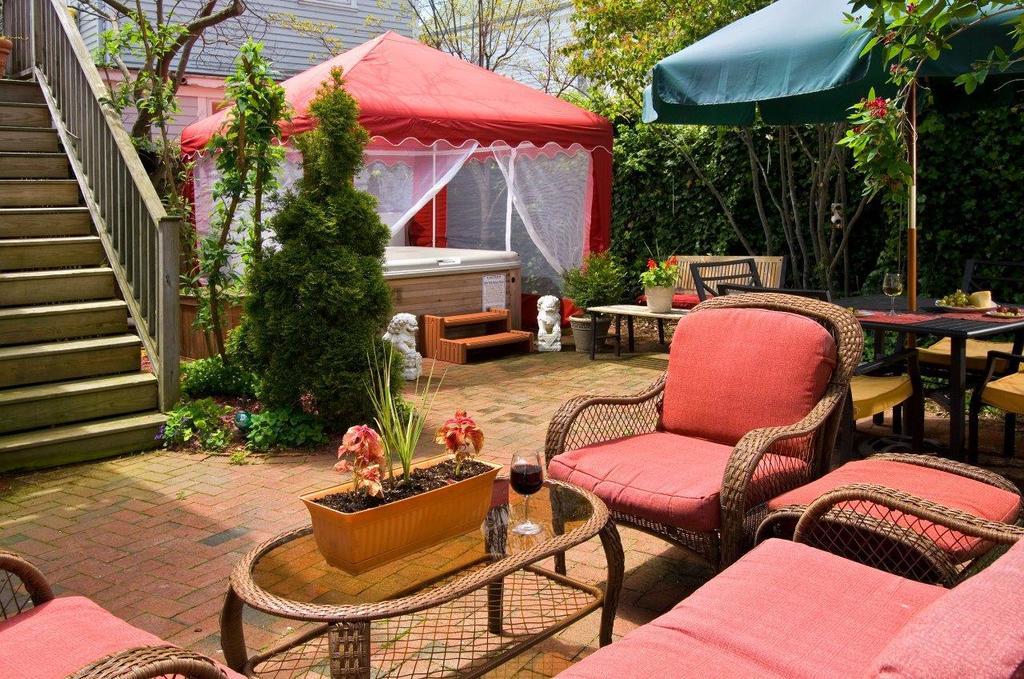 פרובינסטאון Queen Vic Guest House (Adults Only) מראה חיצוני תמונה